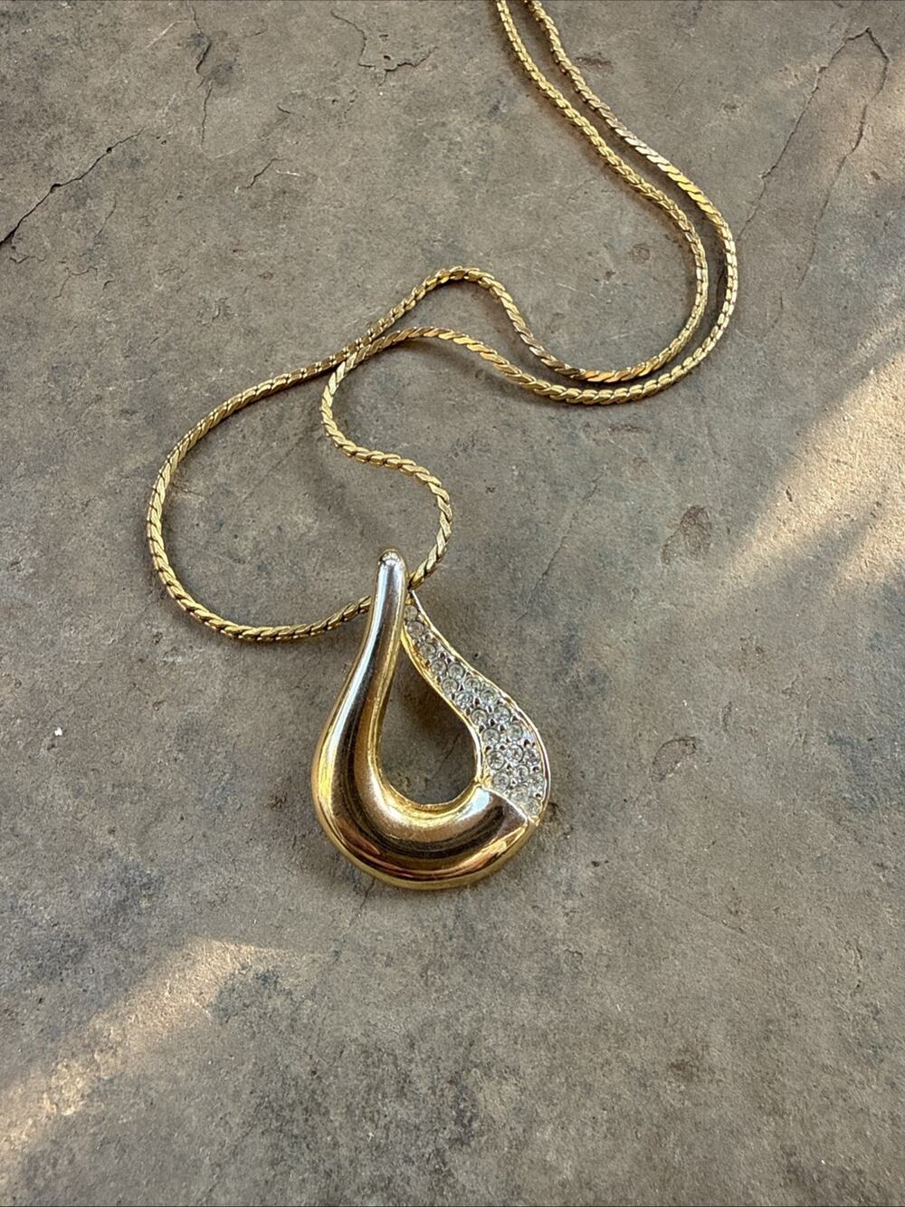 Vintage Signed Monet Gold Plated Teardrop Rhinestone Ribbon Pendant Necklace 20"